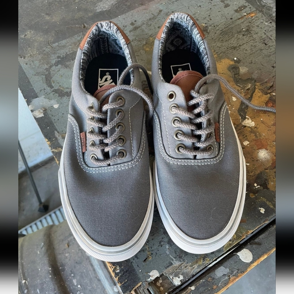 Era 59 Vans Leather and Gray Canvas Shoes, Women's size 8/ Mens size 6.5